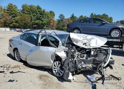 2015 Nissan Altima 2.5 z USA, uszkodzony, nr VIN 1N4AL3APXFC472356